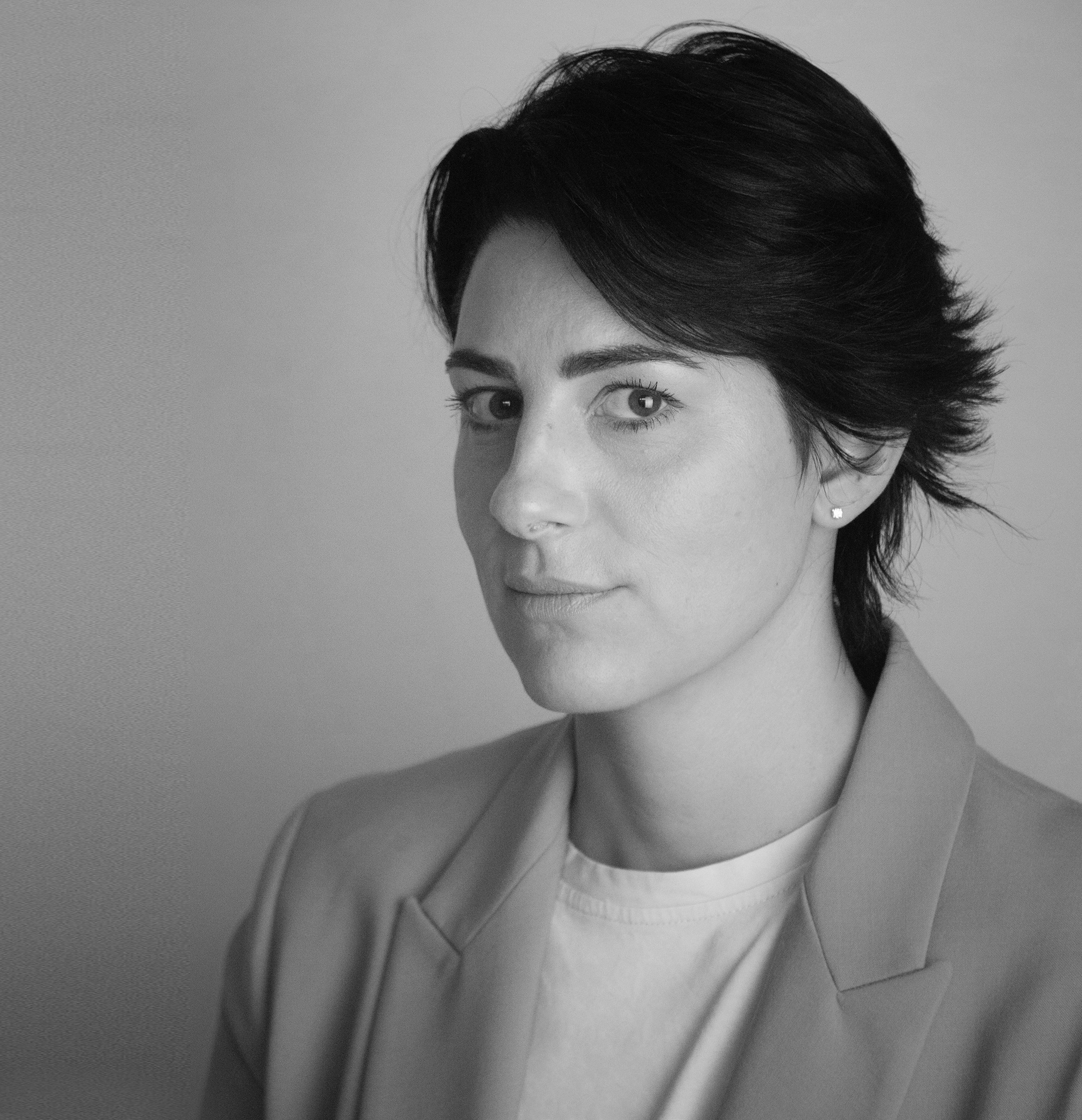 Una Millenial,<br/> <cosen>freelance</cosen>,<br/> UX UI Designer